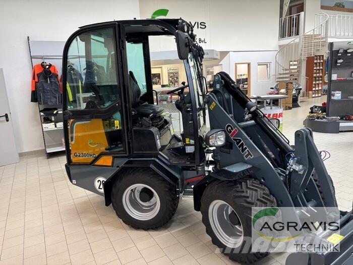 GiANT G2300 HD Chargeuse sur pneus