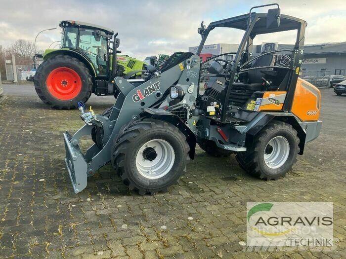 GiANT G3500 Chargeuse sur pneus