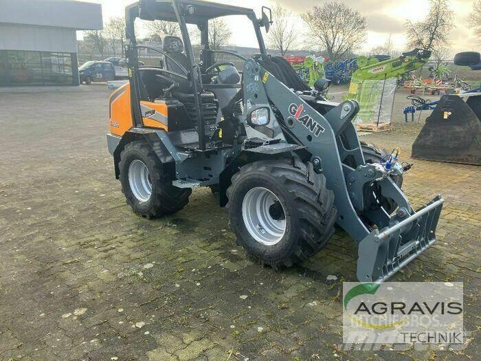 GiANT G3500 Chargeuse sur pneus