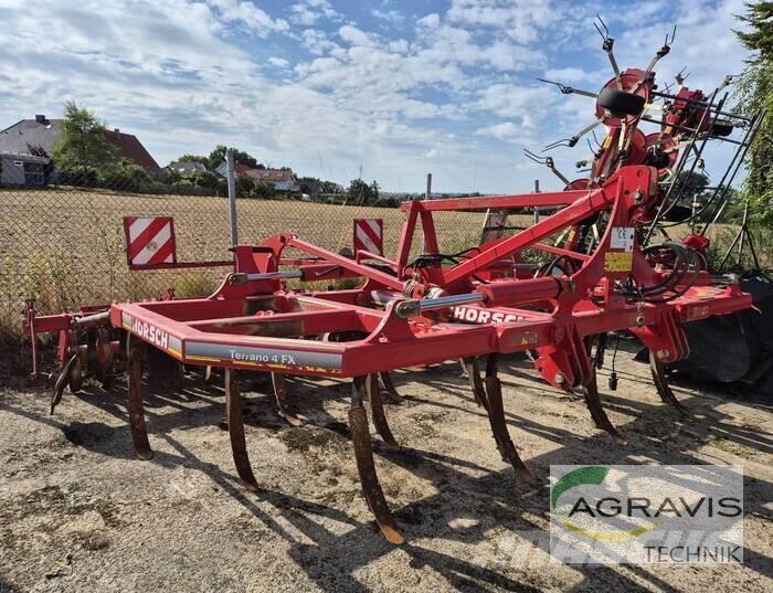 Horsch TERRANO 4 FX Déchaumeur, cultivateur