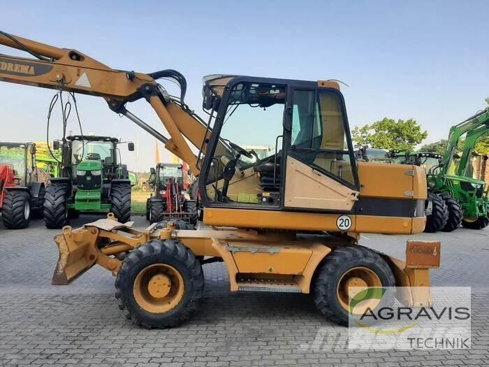 Hydrema M 1620 Pelle sur pneus