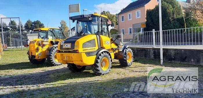 JCB 409 AGRI STUFE V Chargeuse sur pneus