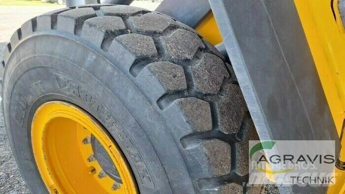 JCB 437 HT Chargeuse sur pneus