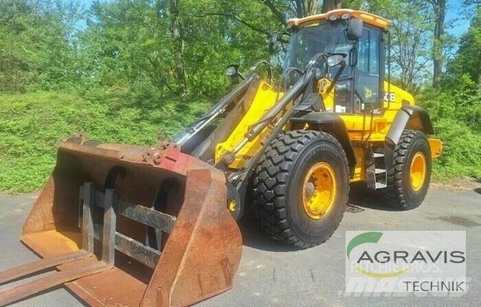 JCB 437 HT Chargeuse sur pneus