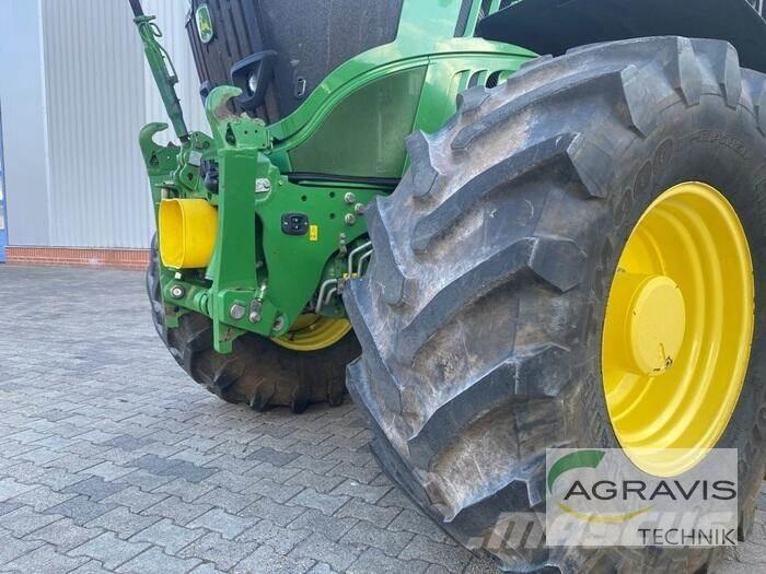 John Deere 6215 R Tracteur