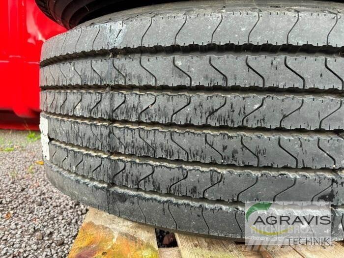  KR 425/65 R 22,5 Pneus, roues et jantes