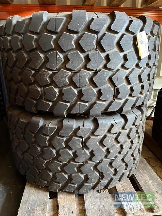  KR445/45R19.5 Pneus, roues et jantes