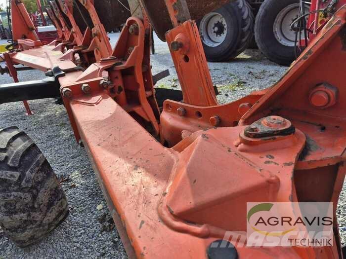 Kuhn VARI-MASTER 153 Charrue réversible