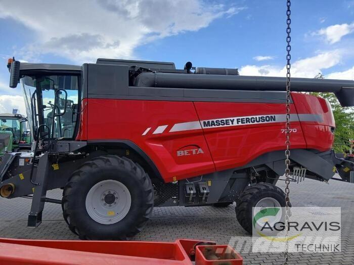 Massey Ferguson MF7370 Moissonneuse batteuse