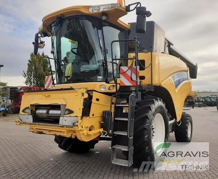 New Holland CR 960 Moissonneuse batteuse