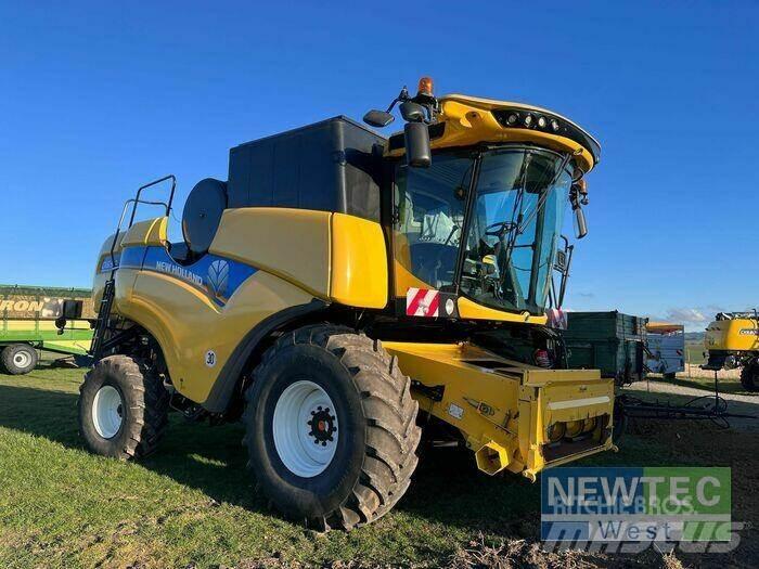 New Holland CX 6.90 Moissonneuse batteuse