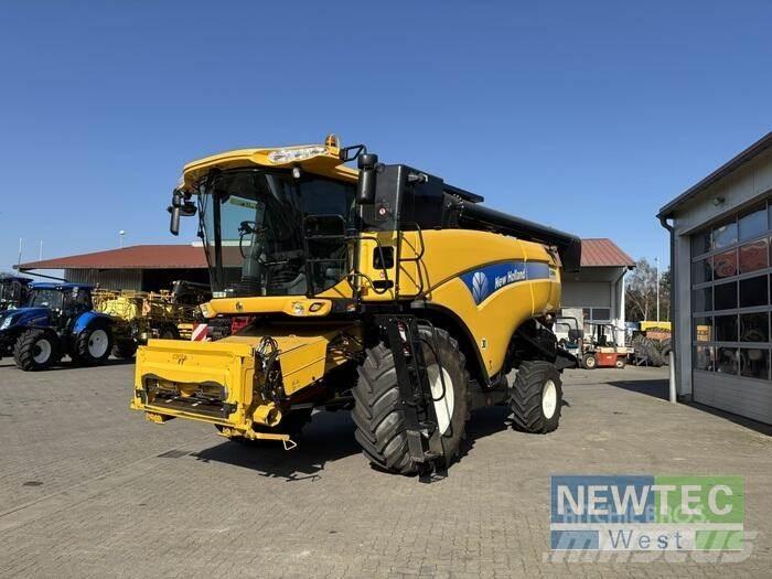 New Holland CX 8060 Moissonneuse batteuse