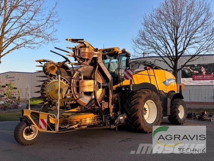 New Holland FR 700 Ensileuse automotrice
