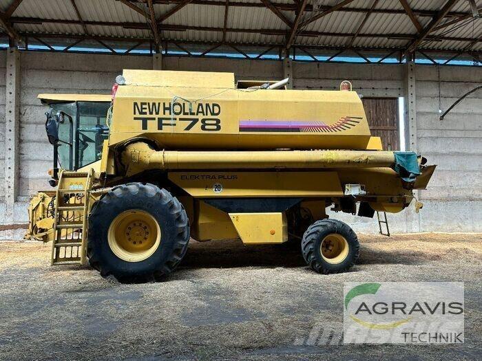 New Holland TF 78 Moissonneuse batteuse