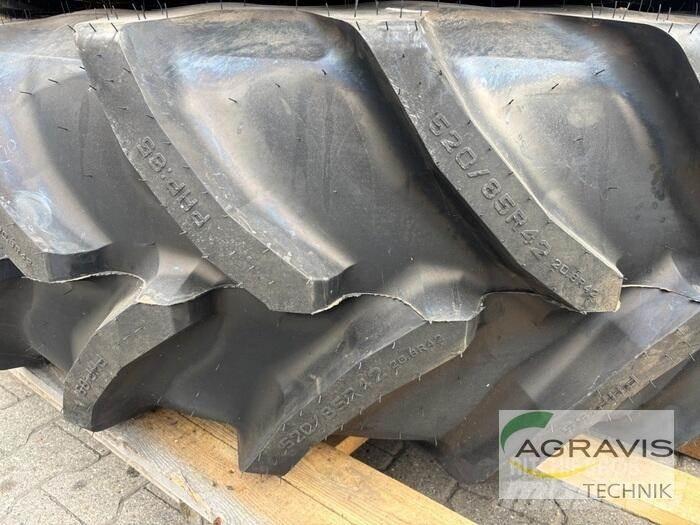 Pirelli KR 520/85R42 Pneus, roues et jantes