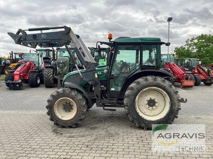 Valtra A 83 H Tracteur