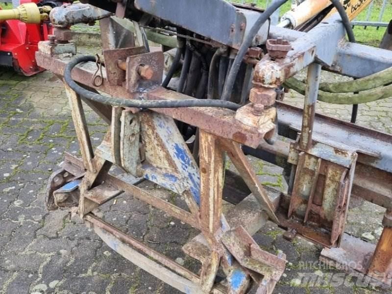  Bagger Pelle sur pneus