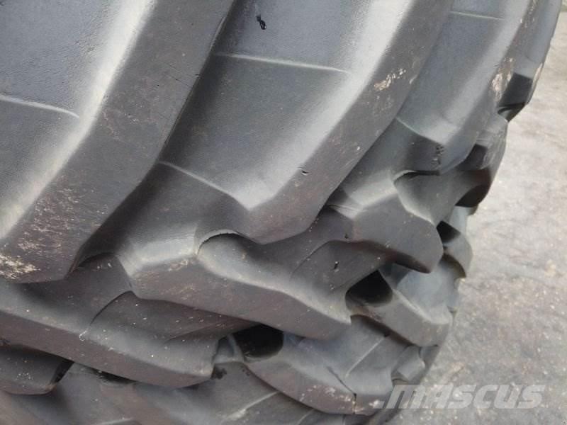 BKT 540 / 65 R30 Pneus, roues et jantes