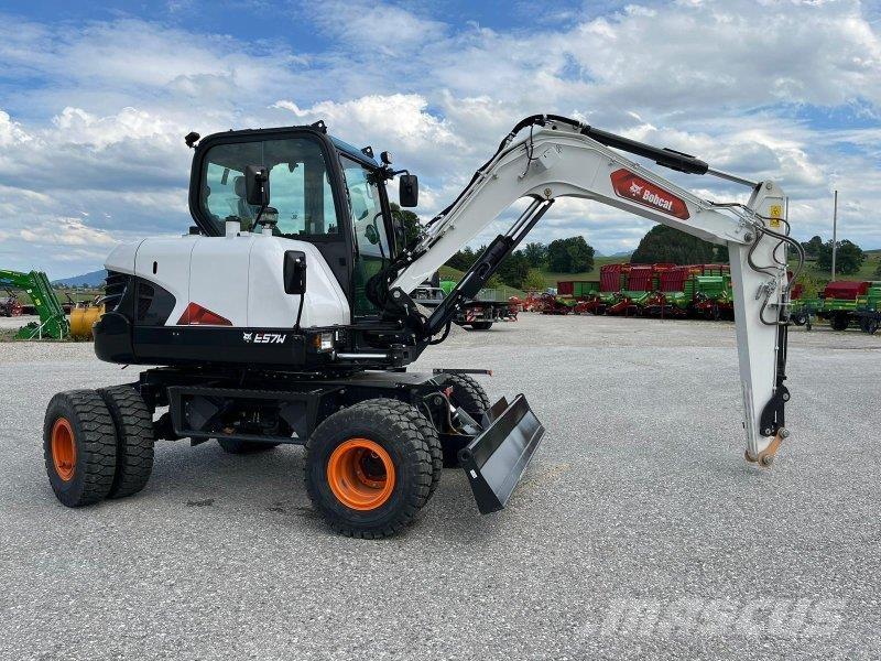 Bobcat E57W Pelle sur pneus
