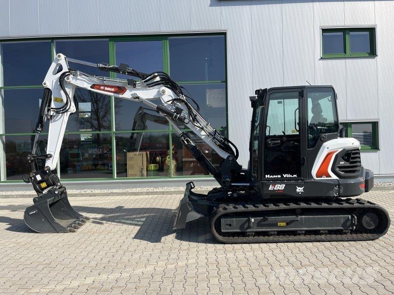 Bobcat E88 Pelle sur pneus