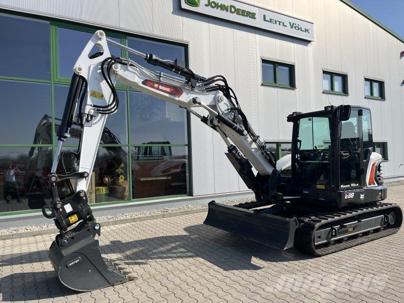 Bobcat E88 Pelle sur pneus