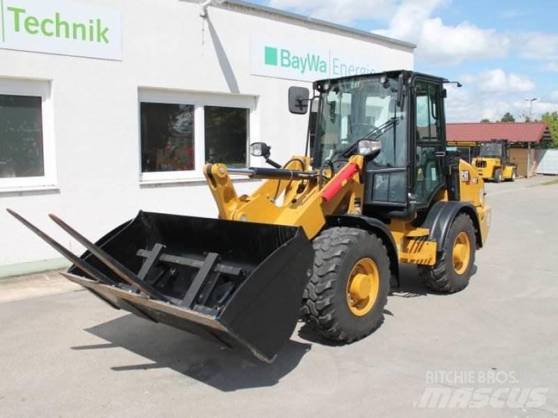 CAT 907 Chargeuse sur pneus