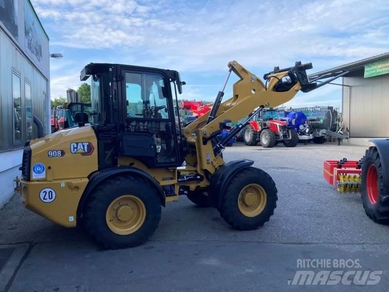 CAT 908 Chargeuse sur pneus