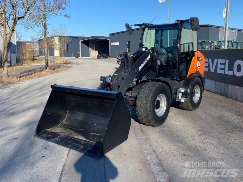 Doosan DL 80-7 Chargeuse sur pneus