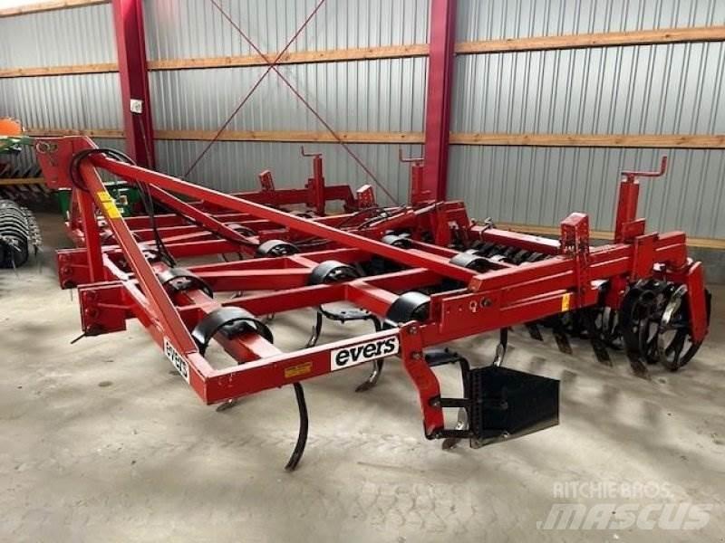 Evers Tarpan Déchaumeur, cultivateur