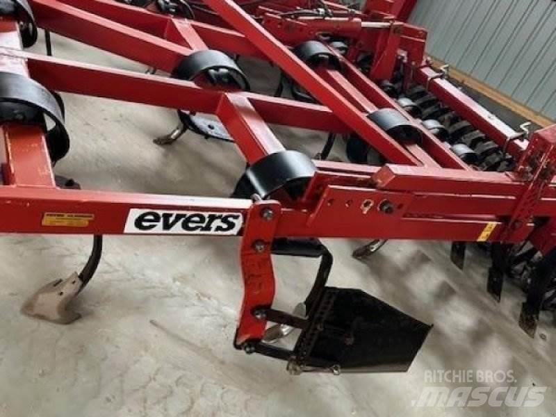 Evers Tarpan Déchaumeur, cultivateur