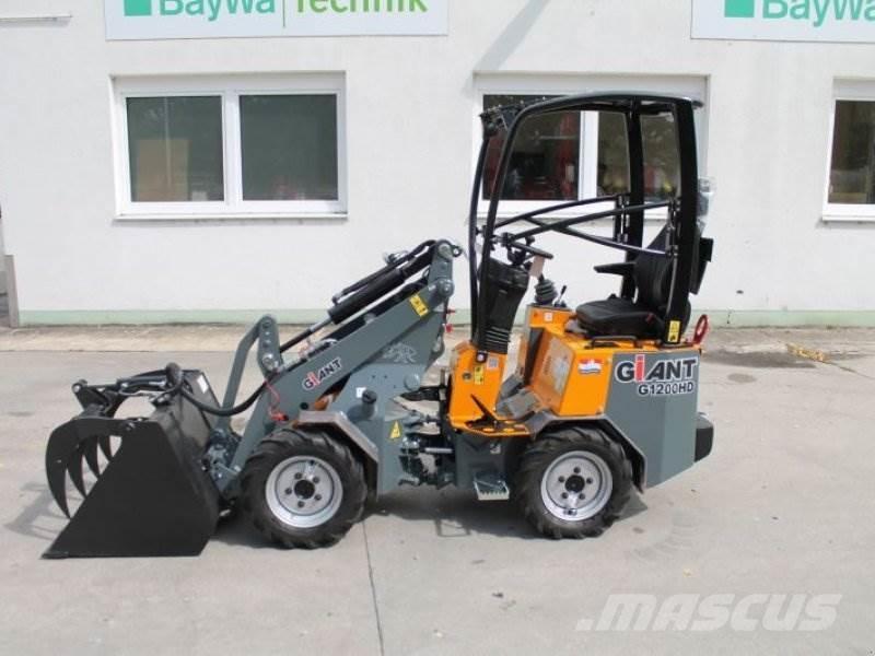 GiANT G 1200 Chargeuse compacte