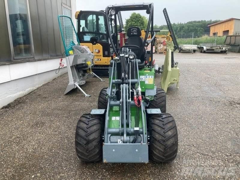 GiANT G1200 Chargeuse compacte