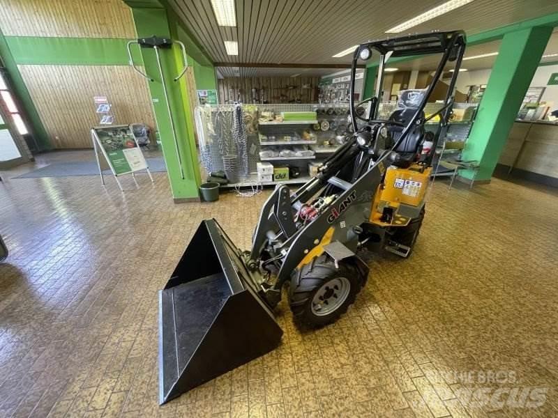 GiANT G1200 Chargeuse compacte