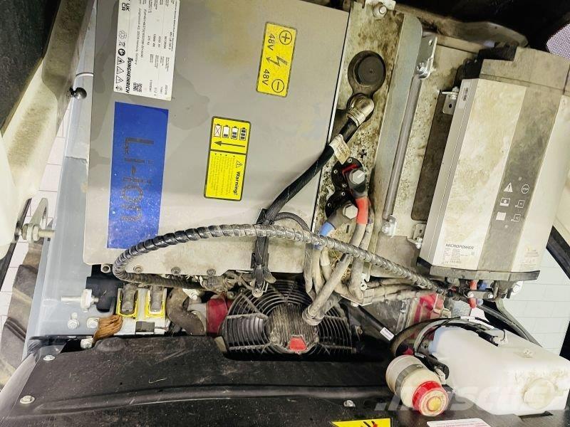 GiANT G2700E Chargeuse compacte