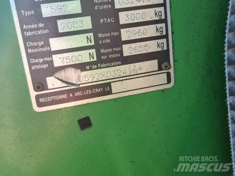 John Deere 592 Presse à balle ronde