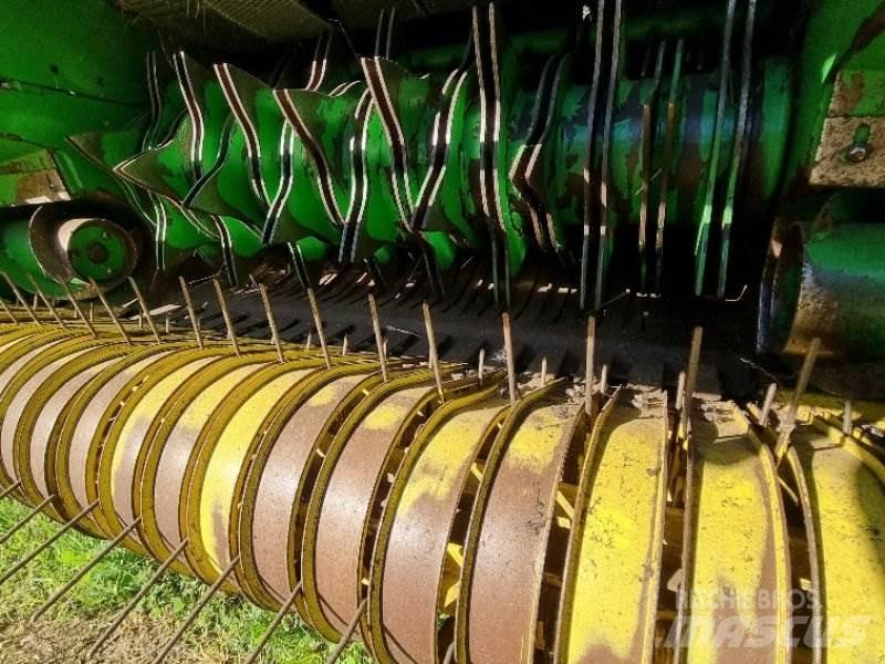 John Deere 592 Presse à balle ronde