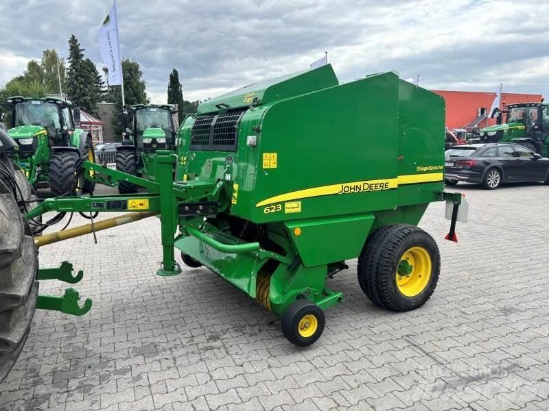 John Deere 623 Presse à balle ronde