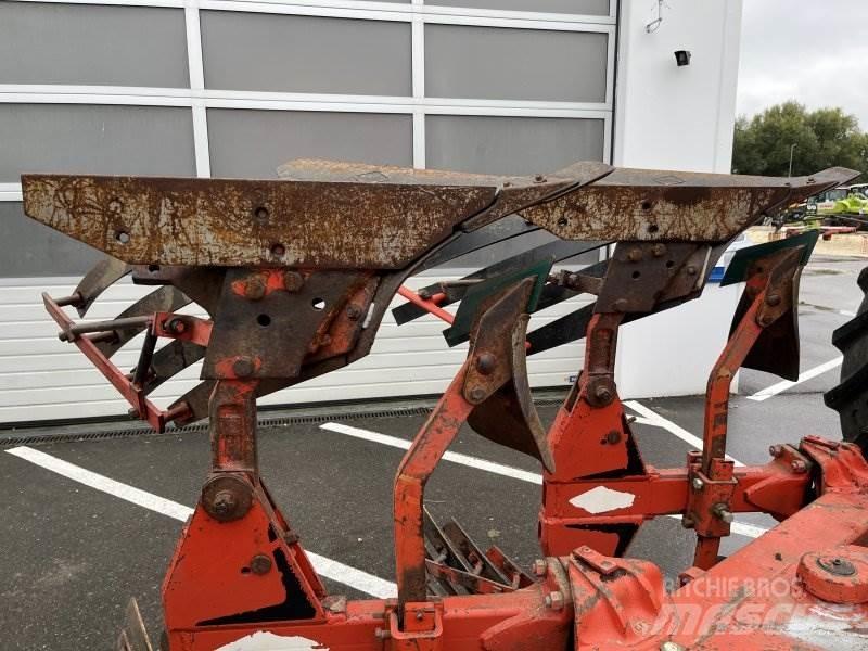 Kuhn HV 575 Charrue non réversible
