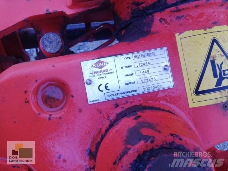 Kuhn MM 112 Charrue non réversible