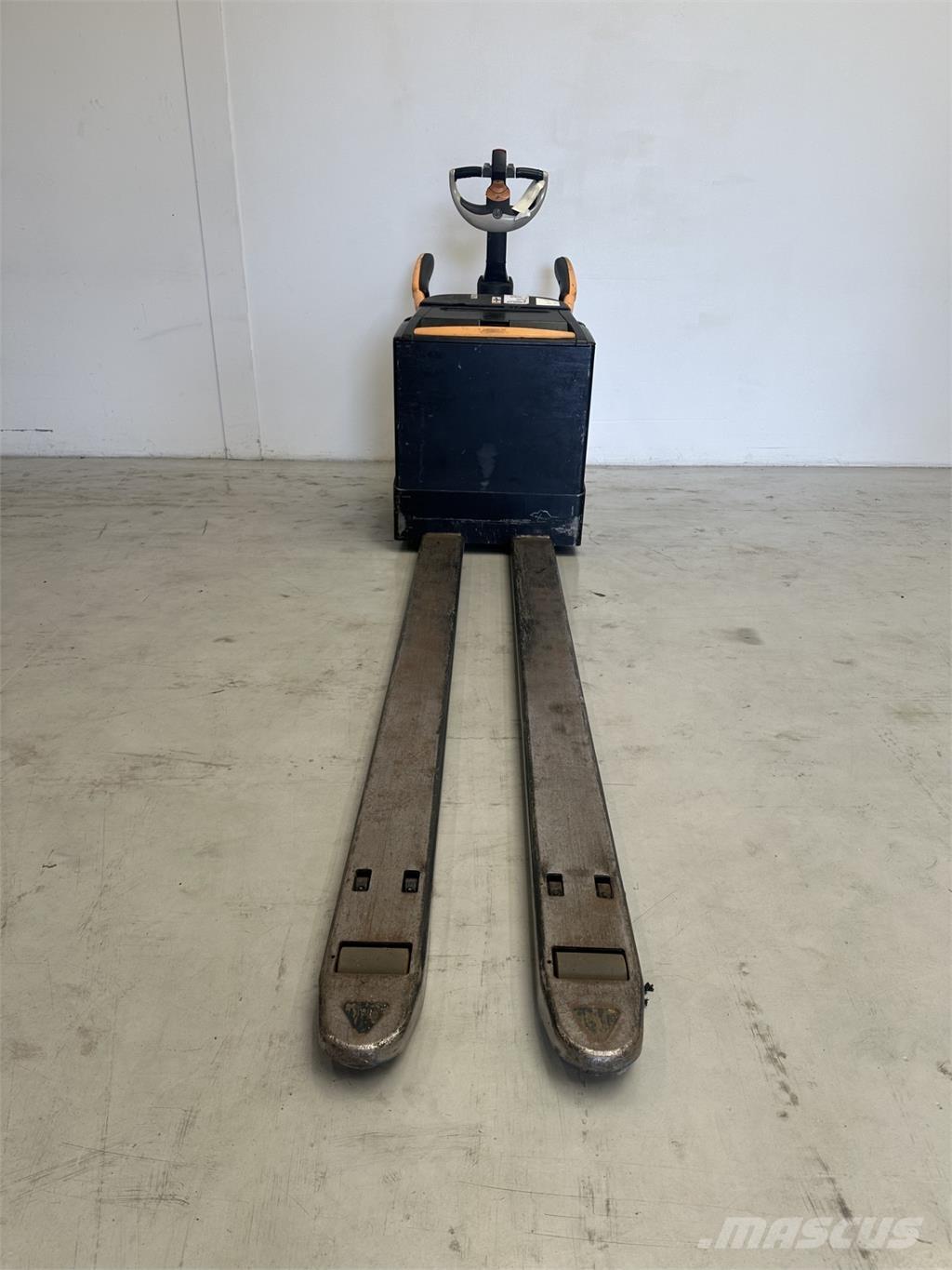 Crown WT3040 Transpalette accompagnant porté debout