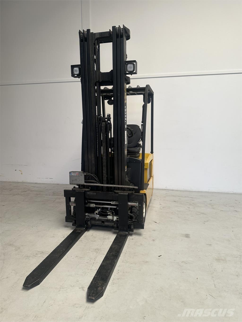 Yale ERP16ATF AC (SWB) Chariots élévateurs électriques