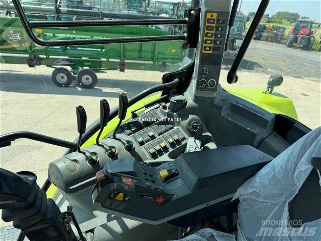 CLAAS ARION 520 Tracteur