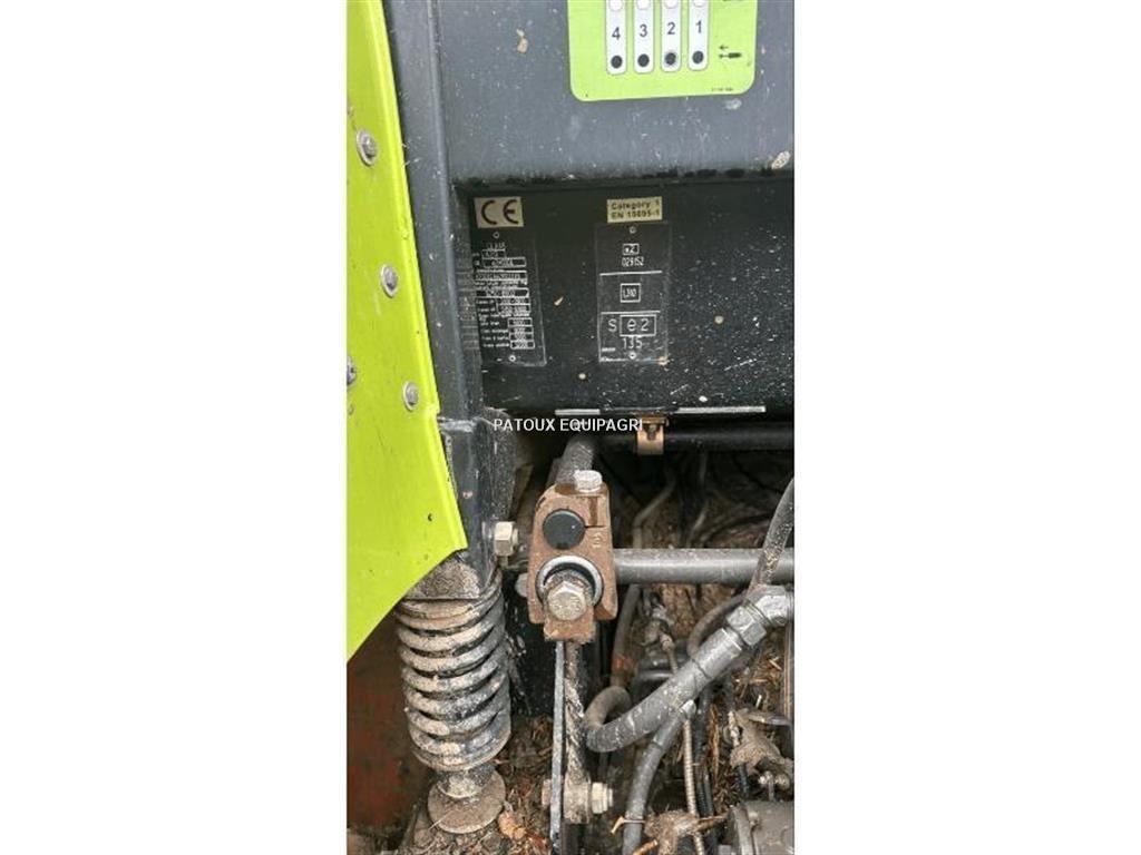 CLAAS ARION 610 Tracteur