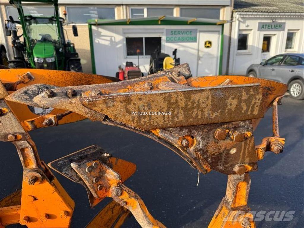 Huard 670 Charrue non réversible