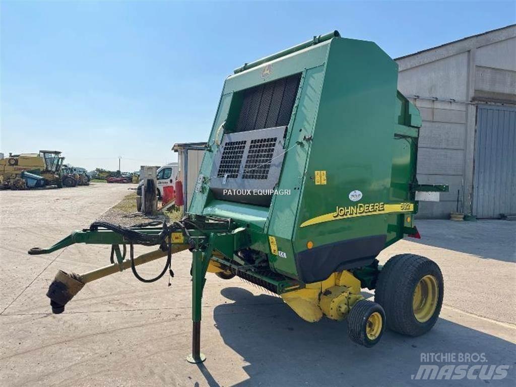 John Deere 592 Presse à balle ronde