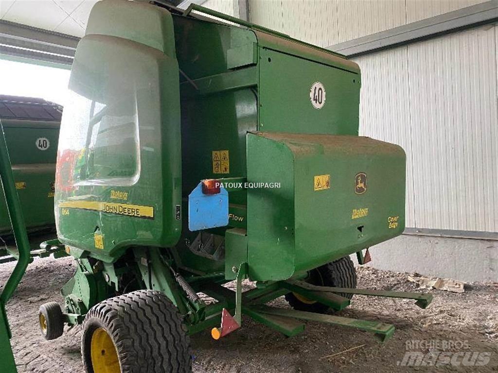 John Deere 864 Presse à balle ronde