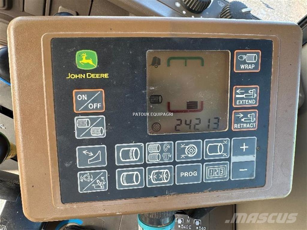 John Deere 864 Presse à balle ronde