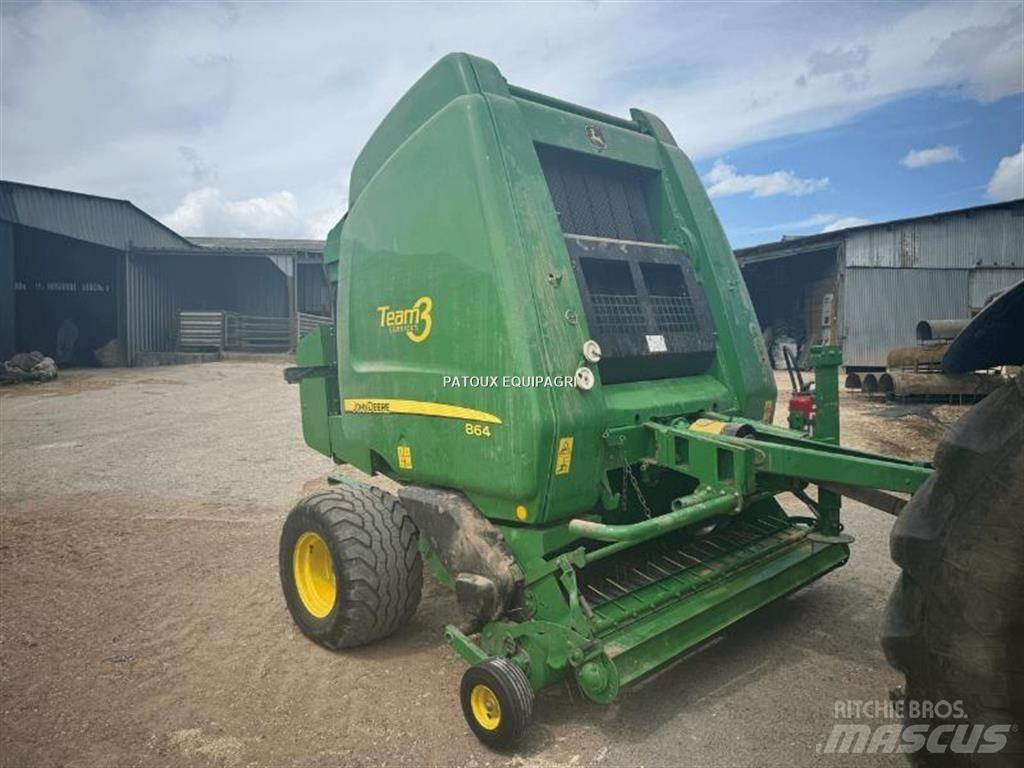 John Deere 864 Presse à balle ronde