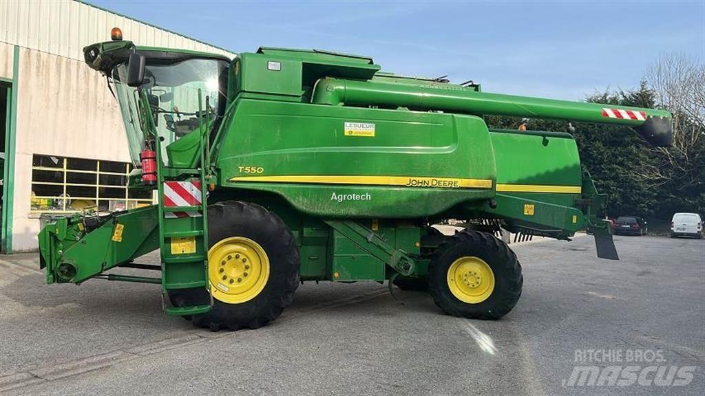 John Deere T 550 Moissonneuse batteuse