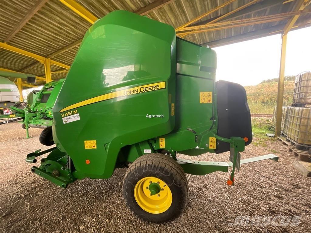 John Deere V451M Presse à balle ronde